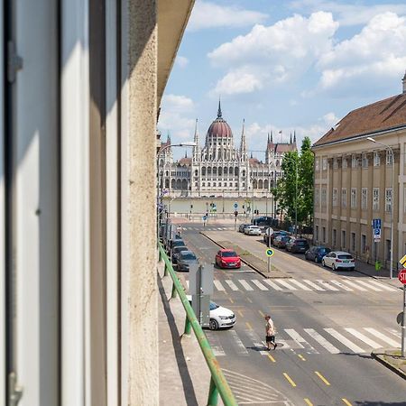 Bright Studio With Parliament View, Free Parking Budapest Eksteriør billede