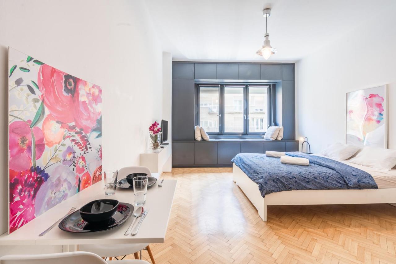 Bright Studio With Parliament View, Free Parking Budapest Eksteriør billede