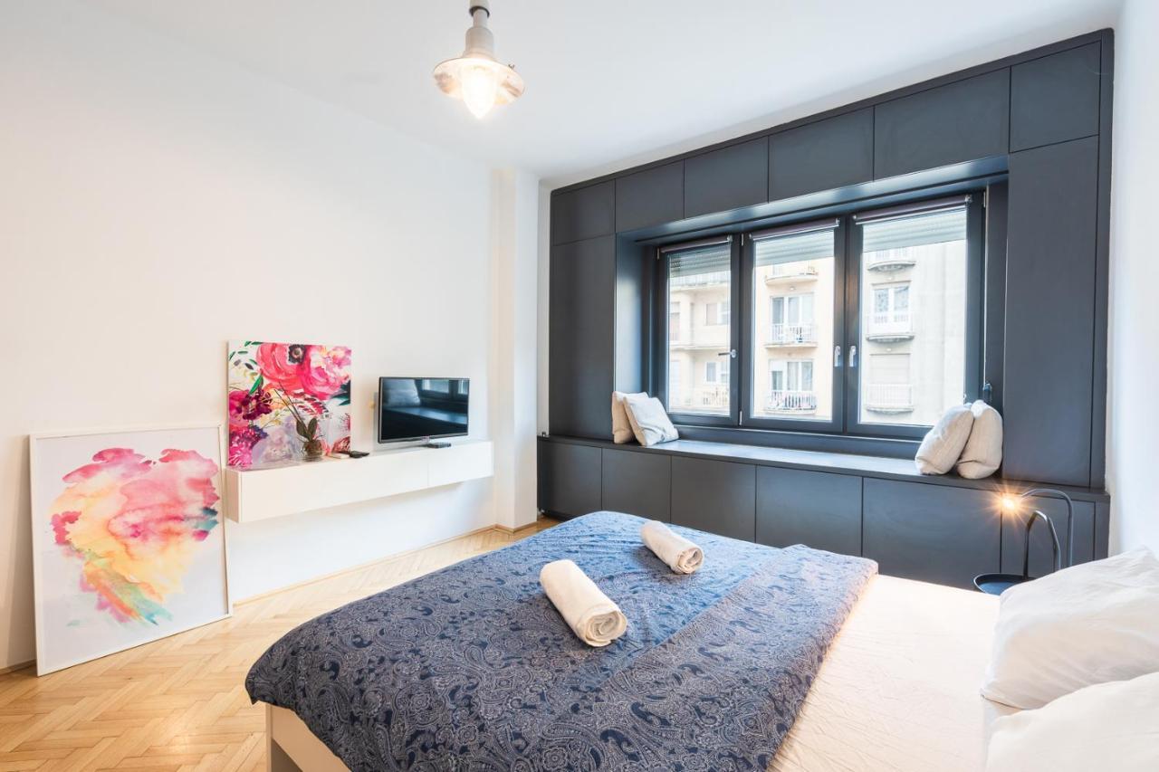 Bright Studio With Parliament View, Free Parking Budapest Eksteriør billede