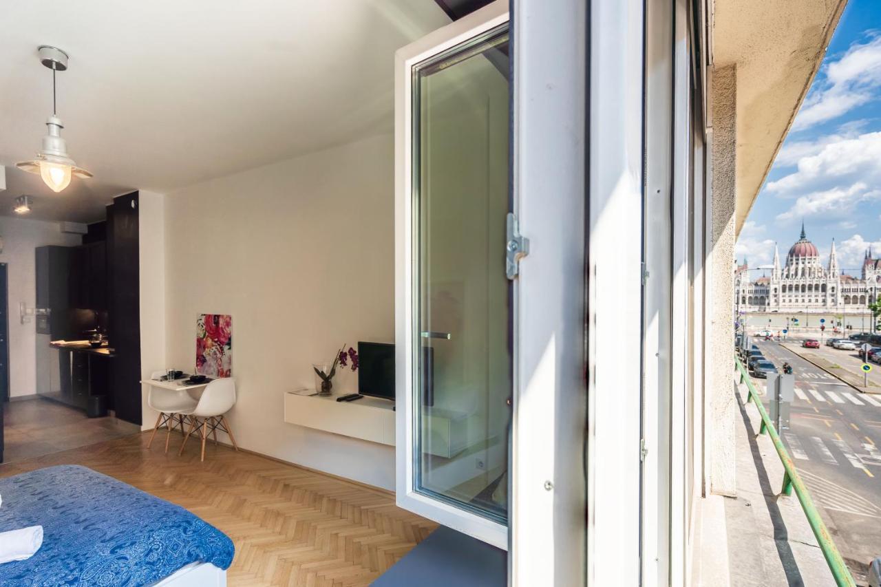 Bright Studio With Parliament View, Free Parking Budapest Eksteriør billede